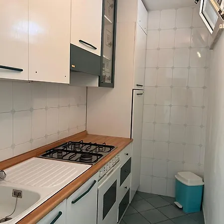 Delle Rose House بيت للعطل